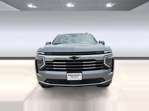 Sterling Gray Metallic 2026 Chevrolet Suburban LT