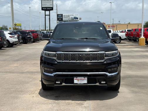 Diamond Black Crystal Pearlcoat 2022 Jeep Grand Wagoneer Series III 4x4