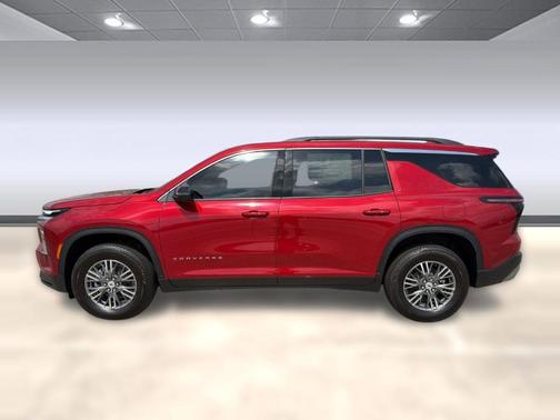 Radiant Red Tintcoat 2026 Chevrolet Traverse LT
