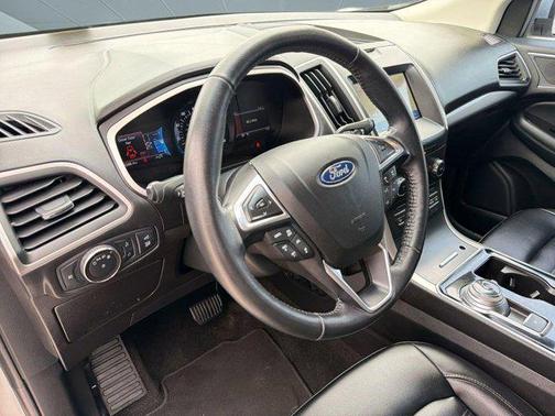Iconic Silver Metallic 2020 Ford Edge SEL