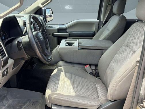 Ruby Red Metallic Tinted Clearcoat 2016 Ford F-150 XLT