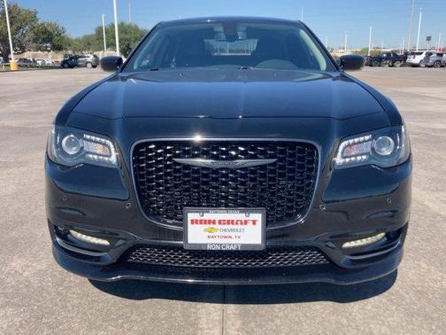 2022 Chrysler 300 Touring