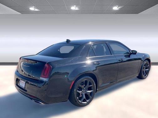 2022 Chrysler 300 Touring