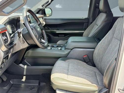 Star White Metallic Tri-Coat 2024 Ford Expedition Timberline