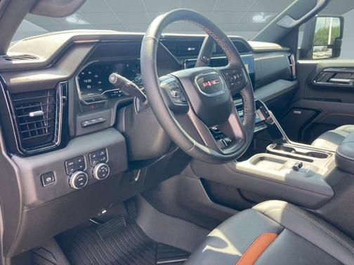 2025 GMC Sierra 2500 AT4