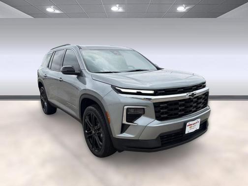 Sterling Gray Metallic 2026 Chevrolet Traverse LT