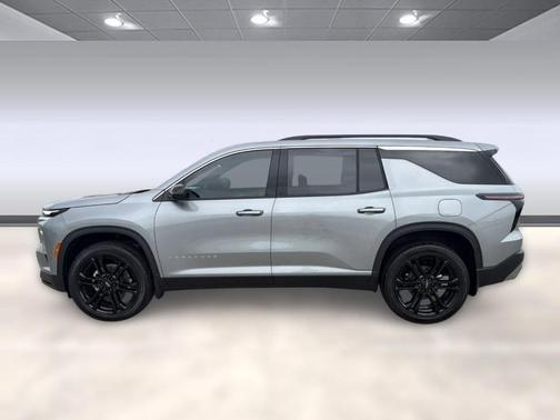 Sterling Gray Metallic 2026 Chevrolet Traverse LT