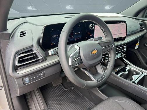 Sterling Gray Metallic 2026 Chevrolet Traverse LT