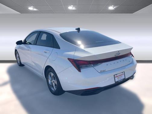 2021 Hyundai ELANTRA SE