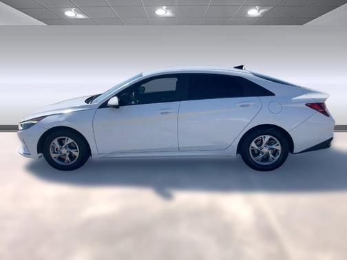 2021 Hyundai ELANTRA SE