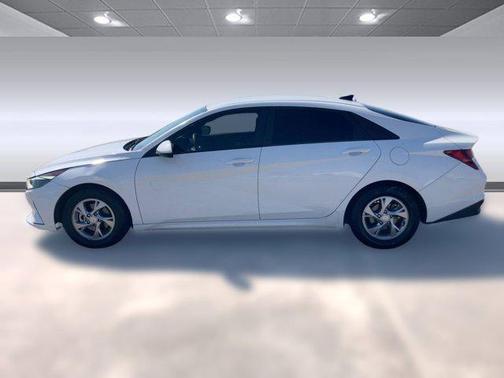 2021 Hyundai ELANTRA SE