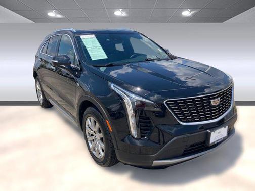 2022 Cadillac XT4 Premium Luxury
