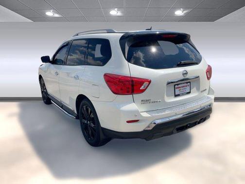 2017 Nissan Pathfinder Platinum