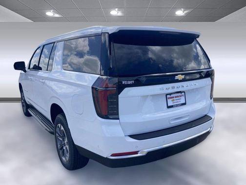 2025 Chevrolet Suburban LS