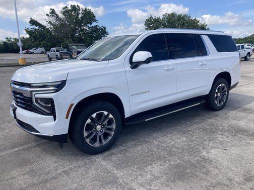 2025 Chevrolet Suburban LS
