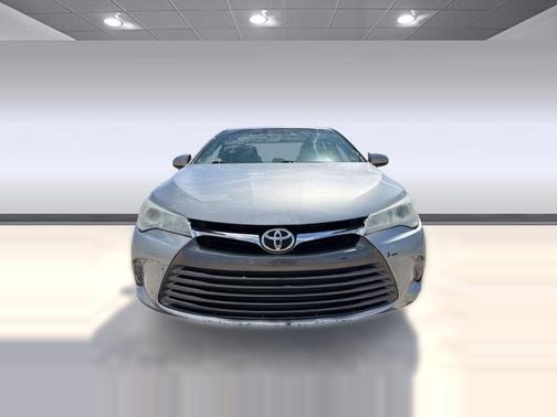 Celestial Silver Metallic 2016 Toyota Camry XLE