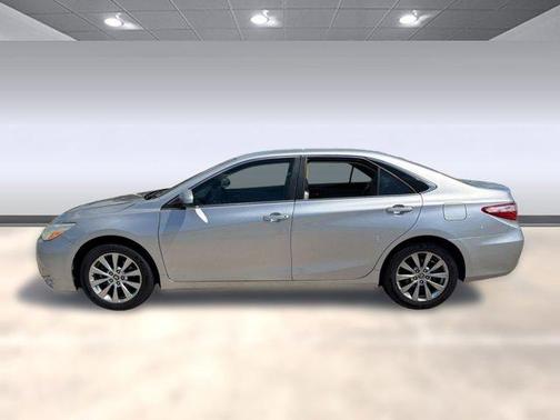 Celestial Silver Metallic 2016 Toyota Camry XLE