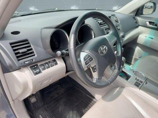2013 Toyota Highlander SE