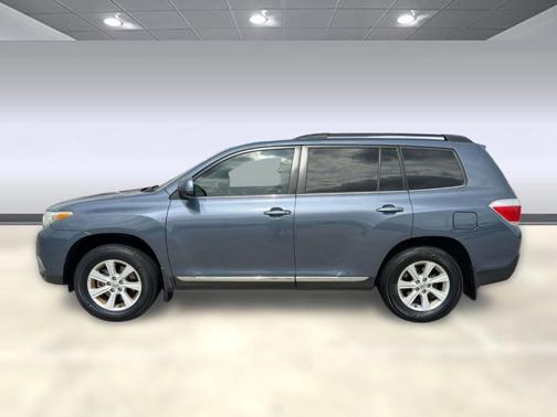 2013 Toyota Highlander SE