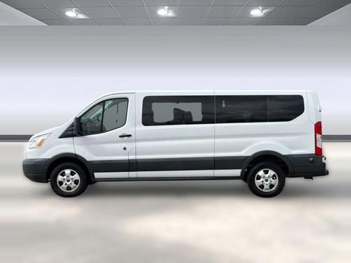 Oxford White 2017 Ford Transit-350 XLT