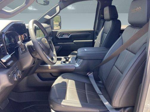 2025 Chevrolet Silverado 3500 High Country