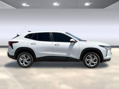 Summit White 2024 Chevrolet Trax LS