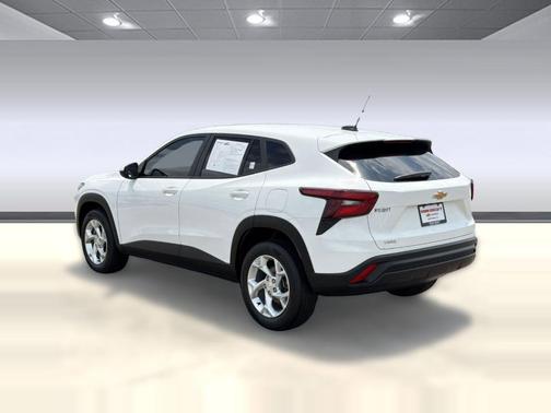 Summit White 2024 Chevrolet Trax LS