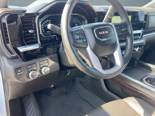 2025 GMC Sierra 2500 SLT