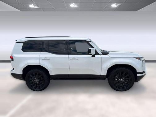 Eminent White Pearl 2025 Lexus GX 550 Luxury