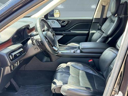 Infinite Black Metallic Clearcoat 2023 Lincoln Aviator Reserve