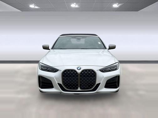 Mineral White Metallic 2022 BMW M440 i