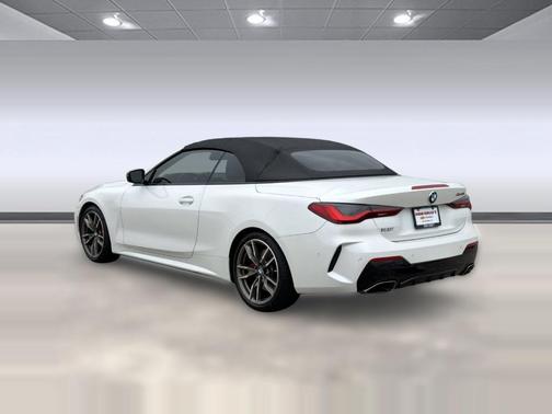 Mineral White Metallic 2022 BMW M440 i