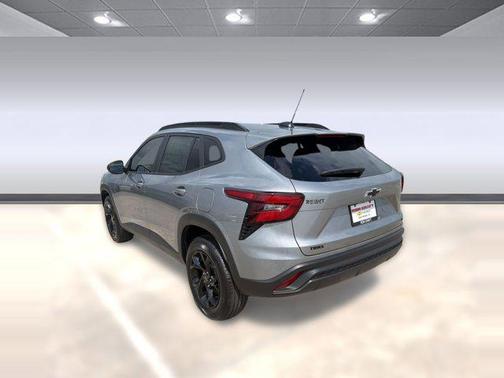 Sterling Gray Metallic 2026 Chevrolet Trax LT