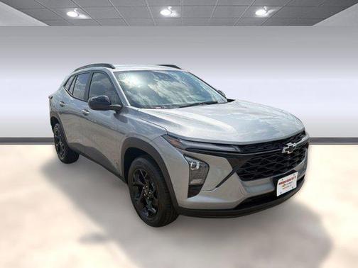 Sterling Gray Metallic 2026 Chevrolet Trax LT