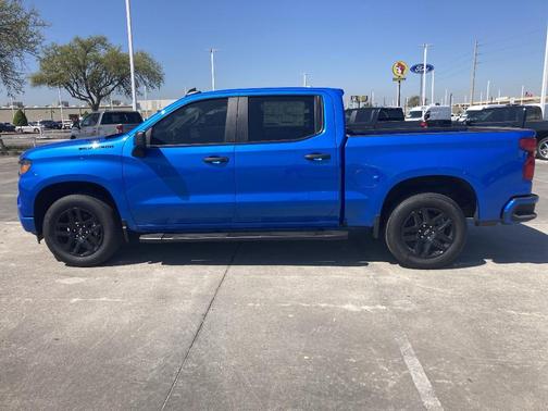 2025 Chevrolet Silverado 1500 Custom