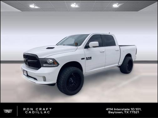 2017 RAM 1500 Night Crew Cab 4x4 5'7' Box