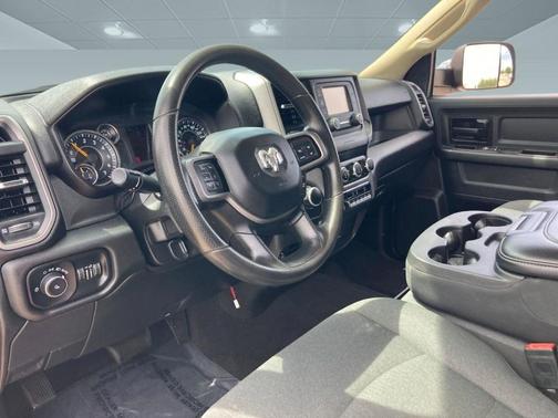 2020 RAM 2500 Tradesman Crew Cab 4X4 6'4' Box