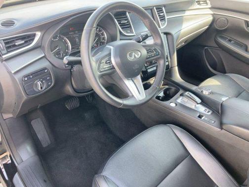 2023 INFINITI QX50 LUXE