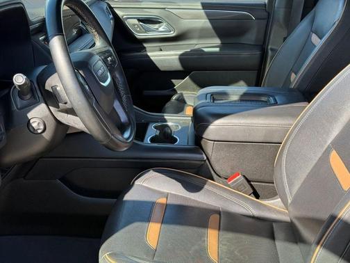 2023 GMC Yukon XL 4WD AT4