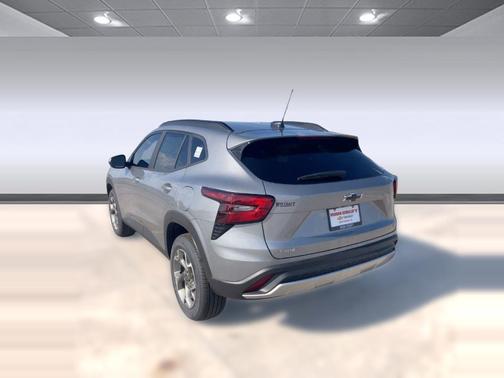 Sterling Gray Metallic 2026 Chevrolet Trax LT