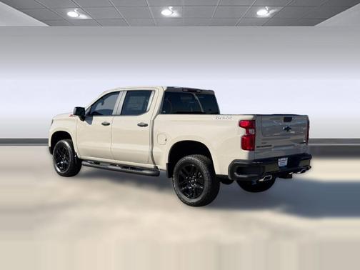 White Sands 2026 Chevrolet Silverado 1500 Custom Trail Boss