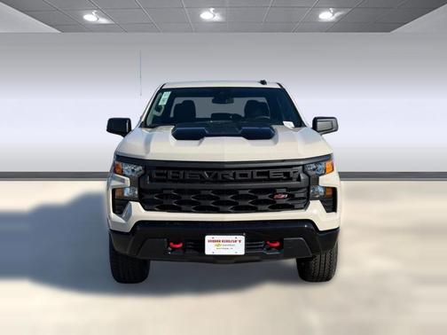 White Sands 2026 Chevrolet Silverado 1500 Custom Trail Boss
