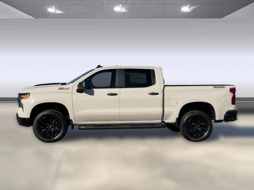 White Sands 2026 Chevrolet Silverado 1500 Custom Trail Boss