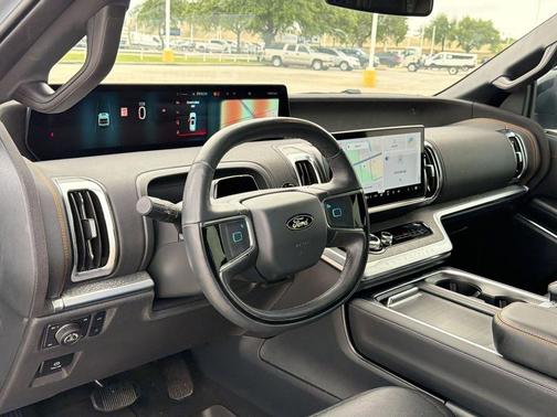 Glacier Gray Metallic TriCoat 2025 Ford Expedition Tremor
