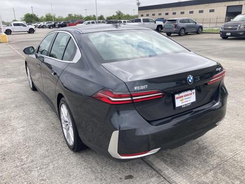2024 BMW 530 i