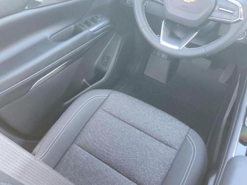 Lakeshore Blue Metallic 2026 Chevrolet Traverse LT