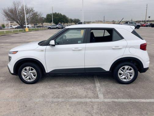 2025 Hyundai VENUE SE