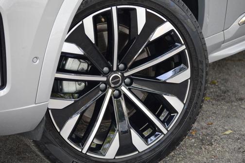 2025 Volvo XC90 B6 Plus 7-Seater