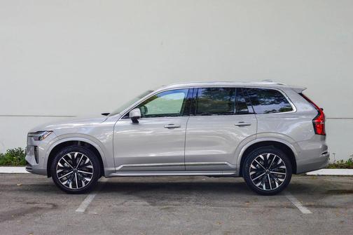 2025 Volvo XC90 B6 Plus 7-Seater