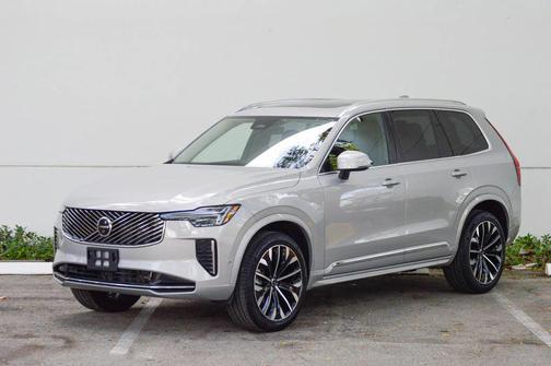 2025 Volvo XC90 B6 Plus 7-Seater